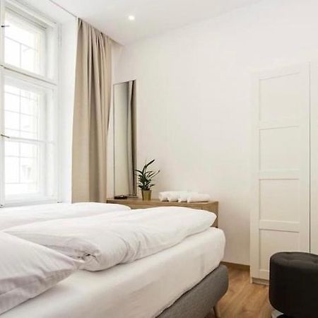 Luxury Apartment On Wenceslas Square Praga Exterior foto